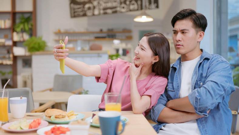 变mean,正在让大厂人失去伴侣价值